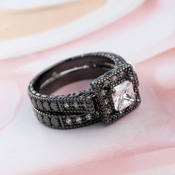 Ring - Picture 1 of 1
